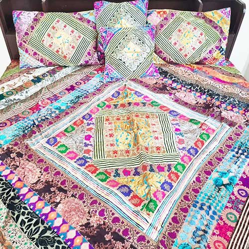 Multicolor Traditional Velvet Bedsheet With 2 Pillow And 2 Cushion Covers